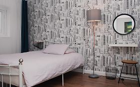 Brumstay Uk - 3 Bed Duplex With Garden And On Street Parking For Upto 3 Cars And Fibre Broadband With Speed Upto 150Mbps